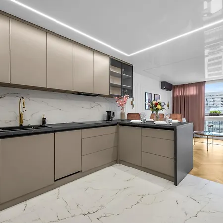 Apartamento Rondo Onz - 11th Floor, Air Con - By Rentujemy *